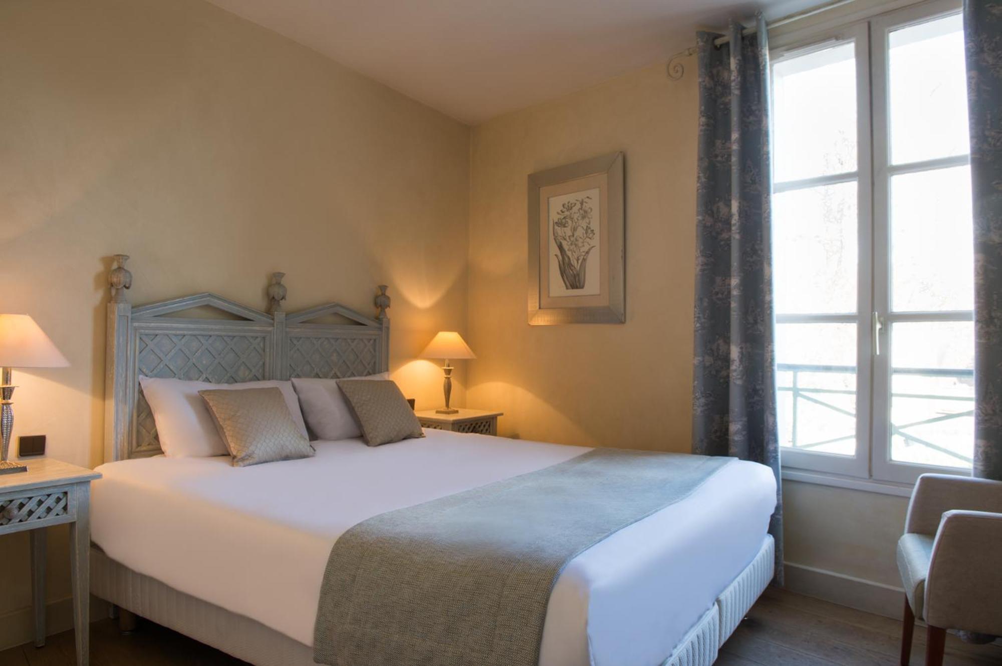 Hotel Aux Vieux Remparts, The Originals Relais プロヴァン エクステリア 写真