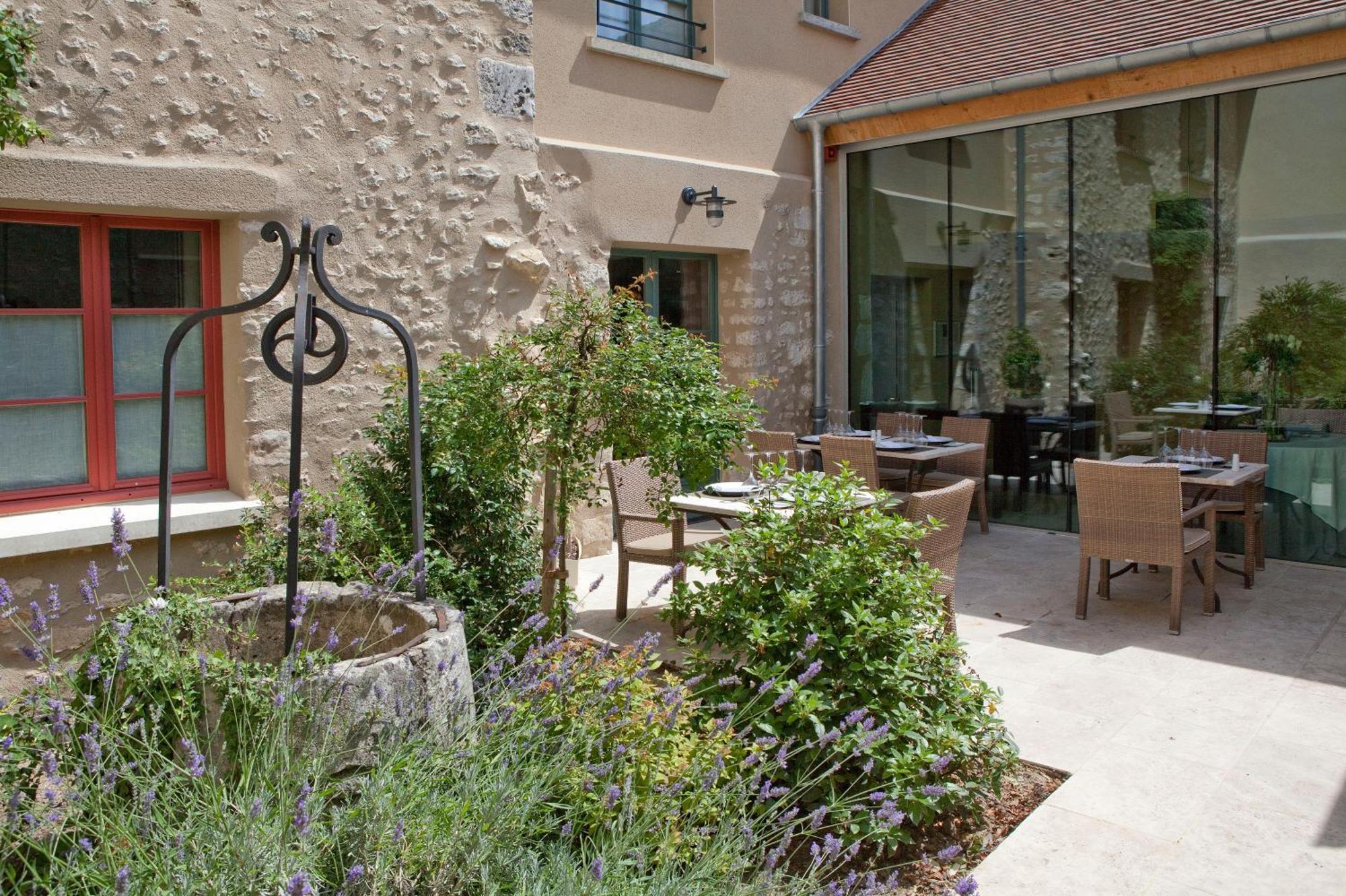 Hotel Aux Vieux Remparts, The Originals Relais プロヴァン エクステリア 写真