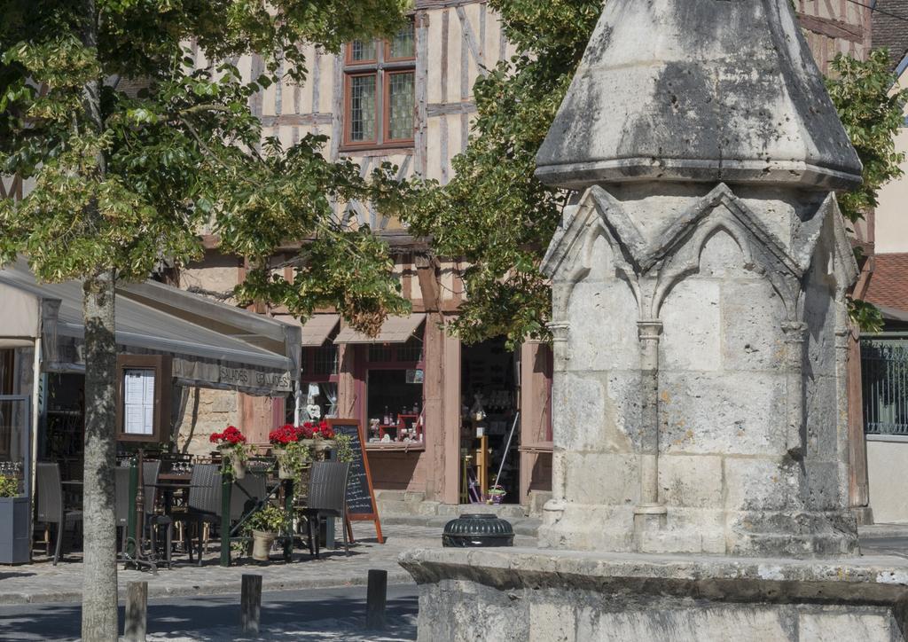 Hotel Aux Vieux Remparts, The Originals Relais プロヴァン エクステリア 写真