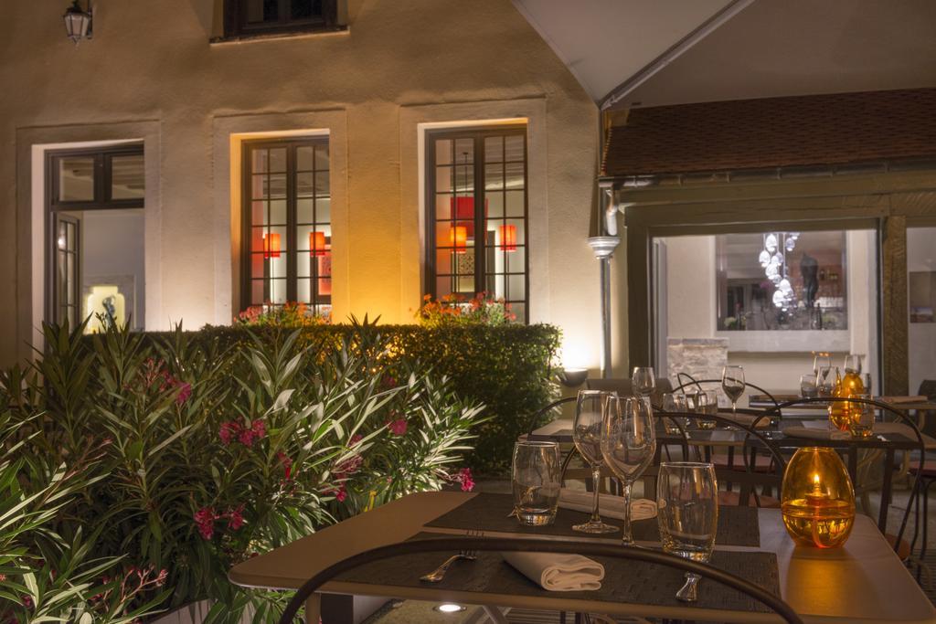 Hotel Aux Vieux Remparts, The Originals Relais プロヴァン エクステリア 写真
