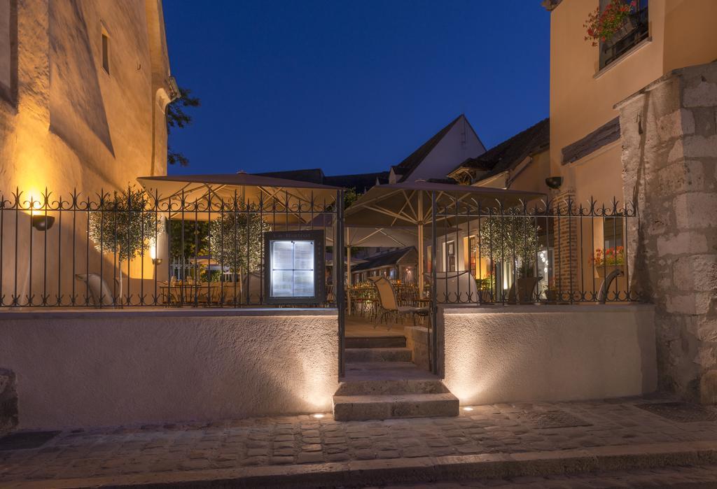 Hotel Aux Vieux Remparts, The Originals Relais プロヴァン エクステリア 写真