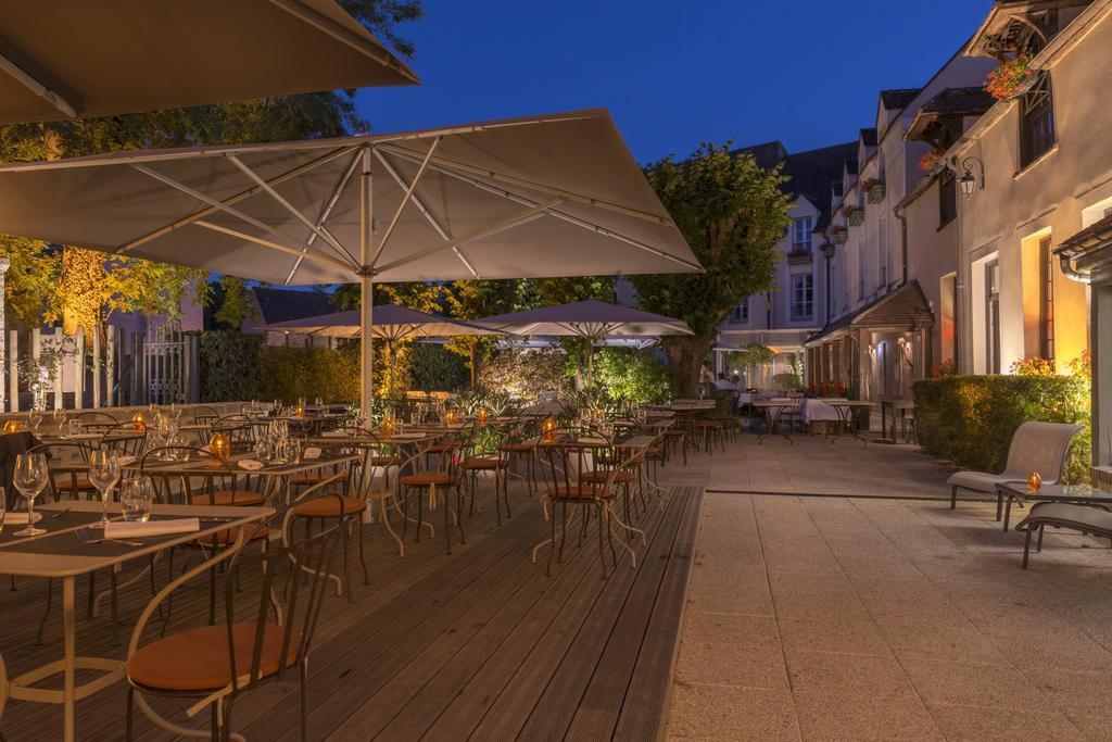 Hotel Aux Vieux Remparts, The Originals Relais プロヴァン エクステリア 写真