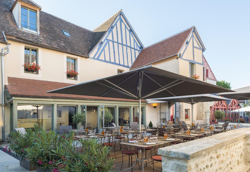 Hotel Aux Vieux Remparts, The Originals Relais プロヴァン エクステリア 写真