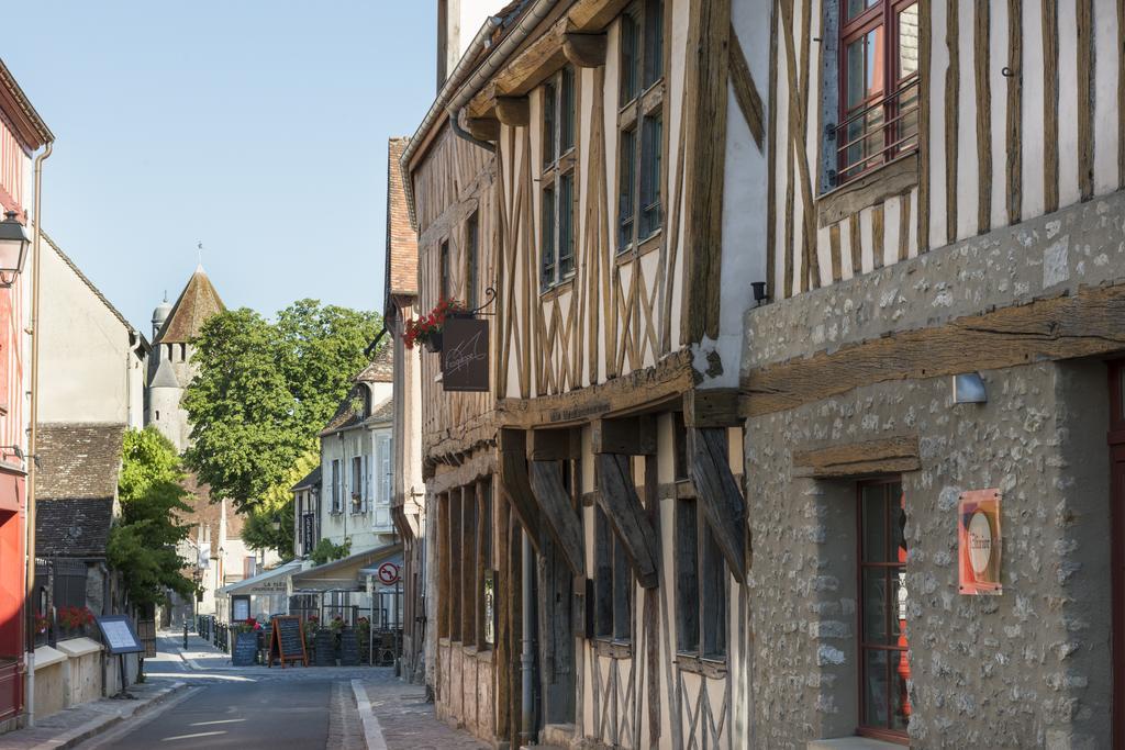 Hotel Aux Vieux Remparts, The Originals Relais プロヴァン エクステリア 写真