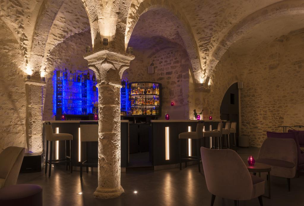 Hotel Aux Vieux Remparts, The Originals Relais プロヴァン エクステリア 写真