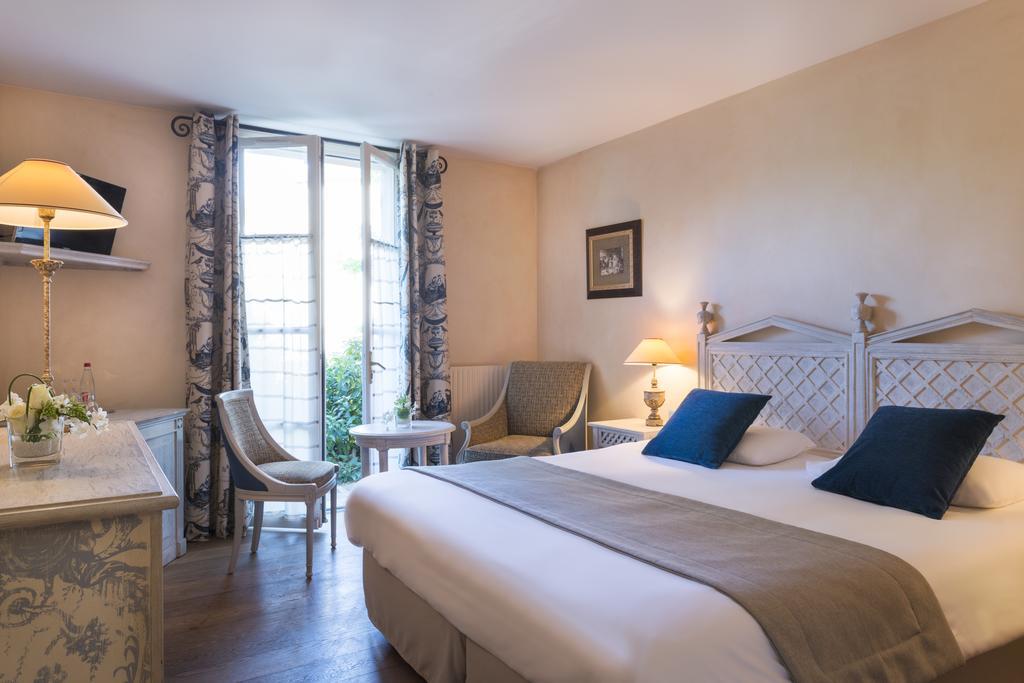 Hotel Aux Vieux Remparts, The Originals Relais プロヴァン エクステリア 写真